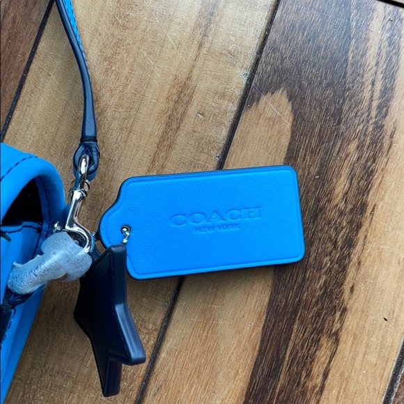 COACH shoulder purse - Picture 4 of 7